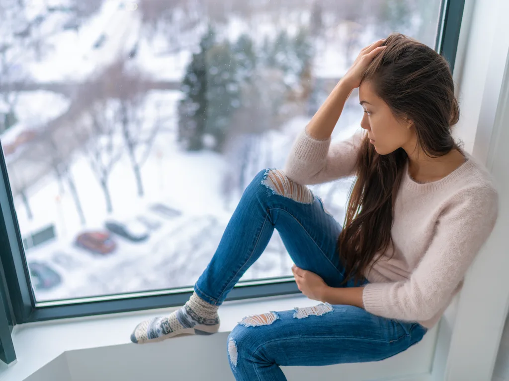 Seasonal Affective Disorder: What It Is and How to Treat It